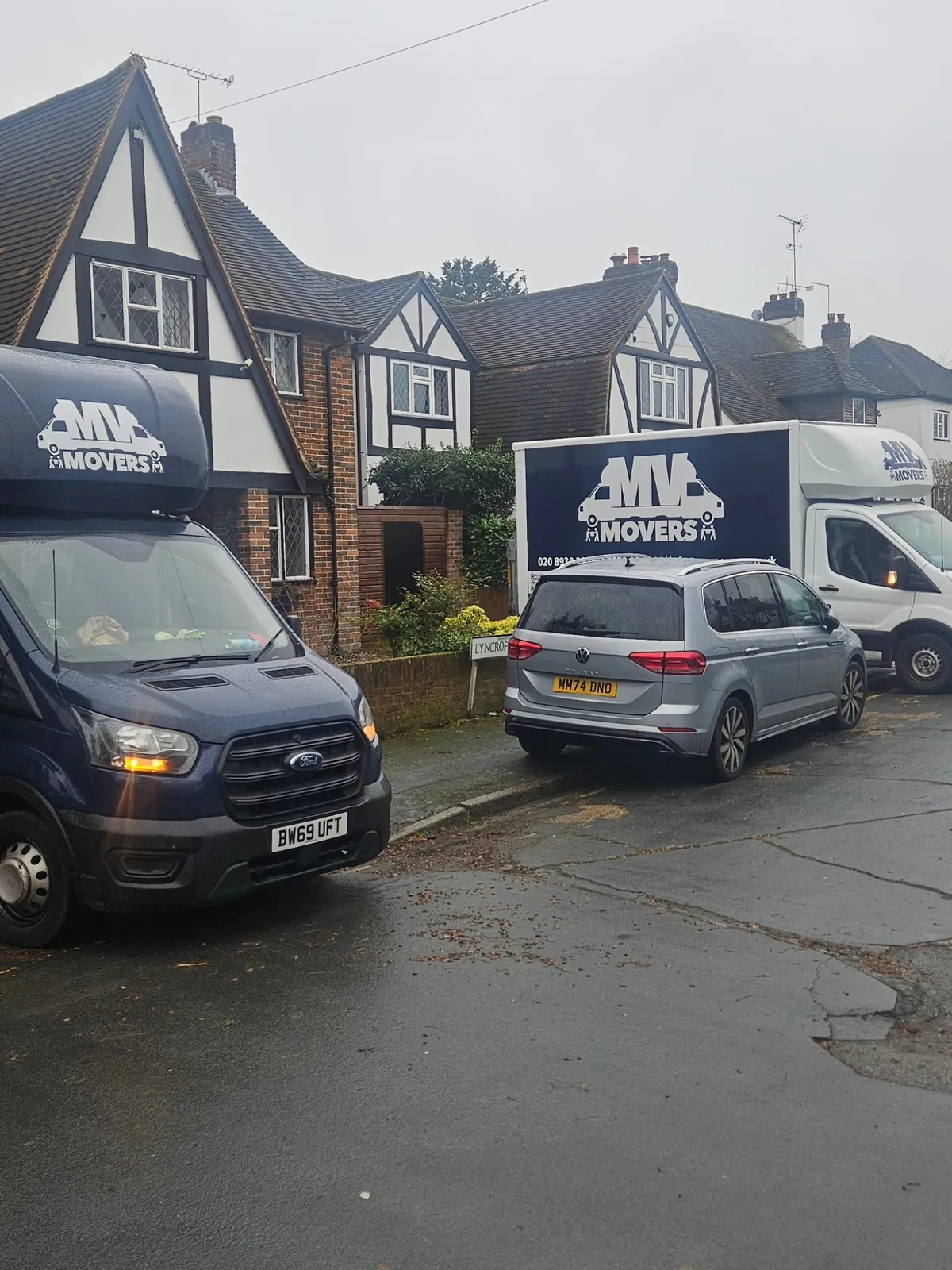 Tudor semis – Two vans, one family house – MV Movers Tudor semis – Two vans, one family house – MV Movers